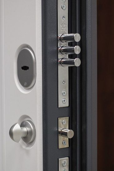 Входная дверь  