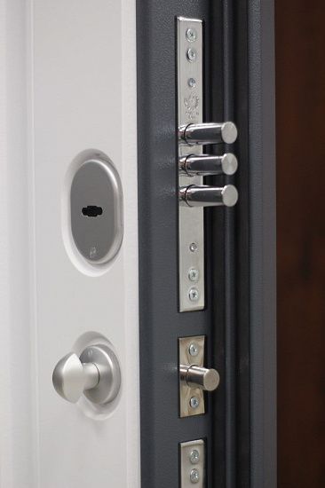 Входная дверь  