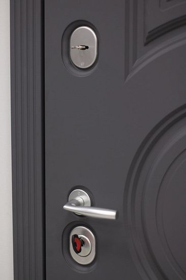 Входная дверь  