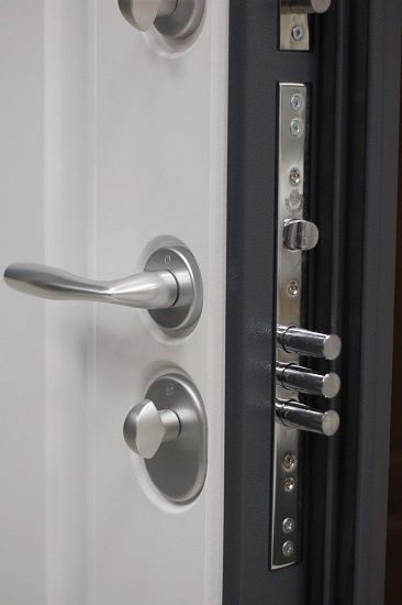 Входная дверь  