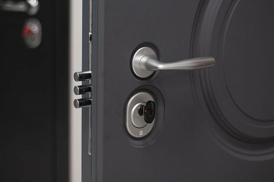 Входная дверь  